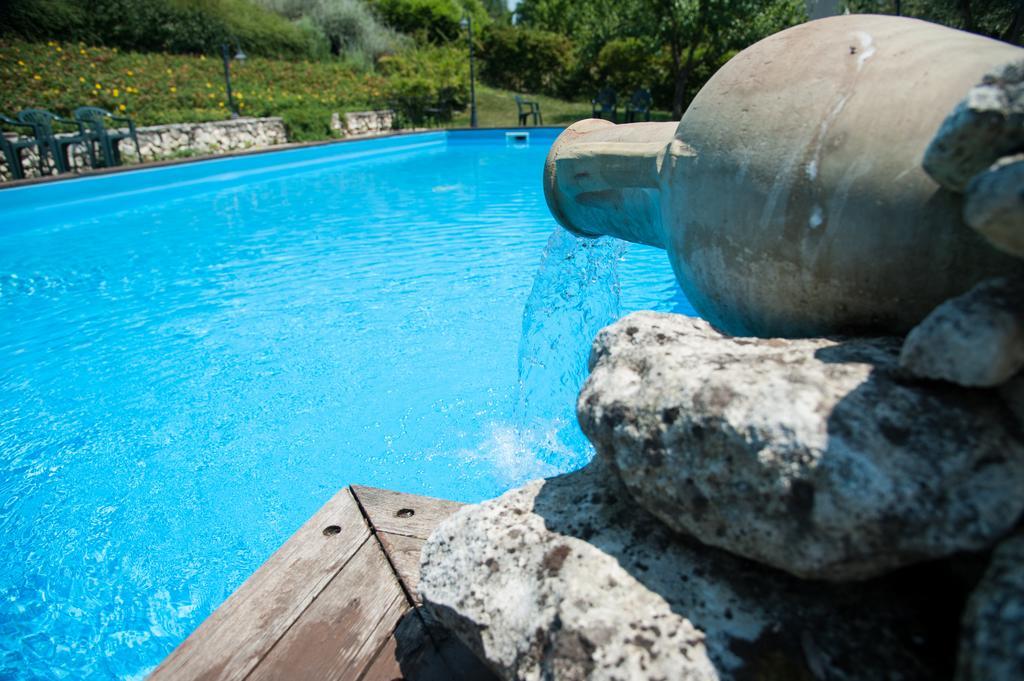 Вілла Agriturismo La Solagna Montebello di Bertona Екстер'єр фото