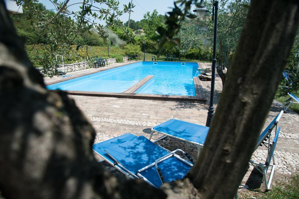 Вілла Agriturismo La Solagna Montebello di Bertona Екстер'єр фото